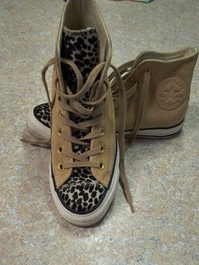 GUC Converse Women's High Top Lace-Up Boots in Tan + Leopard Print Accents 6.5